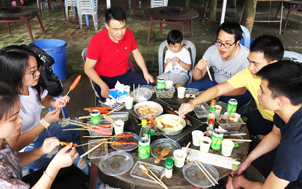 “享受自然時光，凝聚團隊力量”——固特嘉建筑燒烤活動