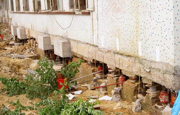 廣州中學頂升糾偏加固工程案例